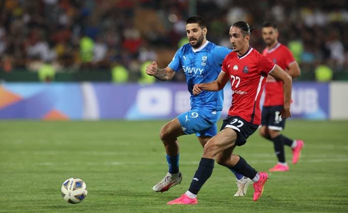 IRAN, Tehran - 02 OCTOBER 2023 : Aleksandar Mitrovic of Al Hilal during the Asia AFC Champions League round 2 group D match between Nassaji Mazandaran and Al Hilal at Azadi Stadium . Tehran. Iran. Mmrhosseini for SFSI Limited Nassaji Mazandaran v Al Hilal, AFC Champions League Copyright: xMmrhosseinixforxSFSIxLimitedx