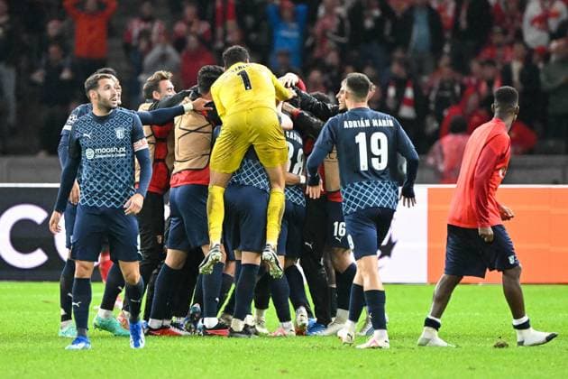 Sport Bilder des Tages Fussball, Herren, Saison 2023 2024, UEFA Champions League (Gruppe C, 2. Spieltag), 1. FC Union Berlin - Sporting Braga, v. l. Die Spieler von Sporting Braga Schlussjubel, jubeln nach dem 2:3 Sieg, 03.10. 2023, Copyright: xMatthiasxKochx