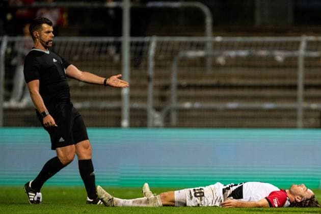Bilder des Jahres 2023, Sport 10 Oktober Sport Themen der Woche KW40 Sport Bilder des Tages 3. Liga 9.Spieltag: FC Viktoria Koeln - FC Ingolstadt 04; 03.10.2023 David Philipp (Viktoria Koeln, 10) liegt nach der Möglichkeit das Tor zu schiessen 3. Liga 9.Spieltag: FC Viktoria Koeln - FC Ingolstadt 04; Sportpark Hoehenberg; Koeln; 03.10.2023 DFL REGULATIONS PROHIBIT ANY USE OF PHOTOGRAPHS AS IMAGE SEQUENCES AND OR QUASI-VIDEO. *** 3 Liga 9 Spieltag FC Viktoria Koeln FC Ingolstadt 04 03 10 2023 David Philipp Viktoria Koeln, 10 is after the possibility to score the goal 3 Liga 9 Spieltag FC Viktoria Koeln FC Ingolstadt 04 Sportpark Hoehenberg Koeln 03 10 2023 DFL REGULATES PROHIBIT ANY USE OF PHOTOGRAPHS AS IMAGE SEQUENCES AND OR QUASI VIDEO Copyright: xBEAUTIFULxSPORTS Buriakovx