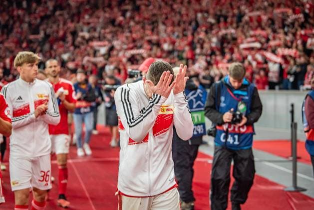 Sport Bilder des Tages UEFA Champions League: 1. FC Union Berlin vs Sporting Braga. Berlin, 03.10.2023 Robin Gosens (1. FC Union Berlin, 6) frustriert nach Niederlage UEFA Champions Leaguel: 1. FC Union Berlin vs Sporting Braga, Olympiastadion, Berlin, 03.10.2023 Copyright: xBEAUTIFULxSPORTS LucianoxLimax