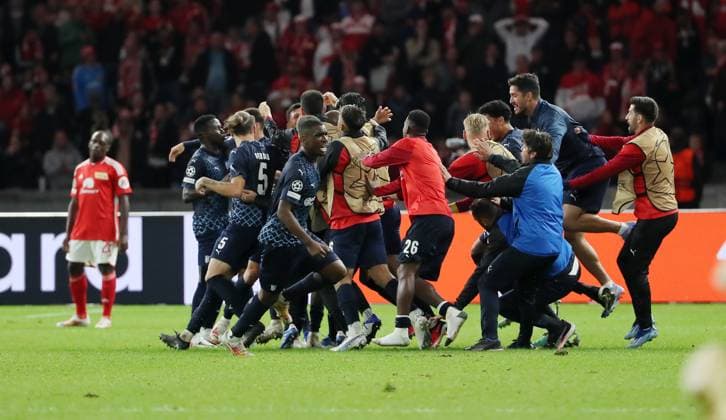 Castro jubelt nach 2:3 mit der Mannschaft Freude Emotion Jubel Fußball Fussball UEFA Champions League UCL Herren 2.Spieltag Saison 2023 2024 03.10.2023 1.FC Union Berlin FCU vs SC Braga Olympiastadion DFL regulations prohibit any use of photographs as image sequences and or quasi-video