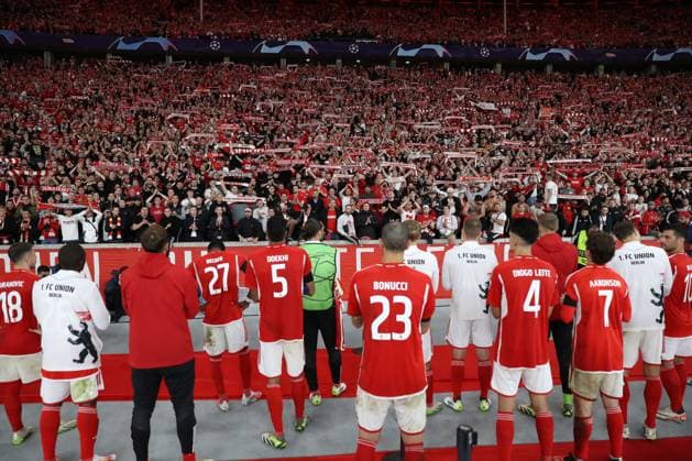 03.10.2023, xtgx, Fussball, UEFA Champions League, 1.FC Union Berlin - Sporting Braga emspor, v.l. Union Berlin wird trotzdem von den Fans gefeiert (DFL DFB REGULATIONS PROHIBIT ANY USE OF PHOTOGRAPHS as IMAGE SEQUENCES and or QUASI-VIDEO) Olympiastadion