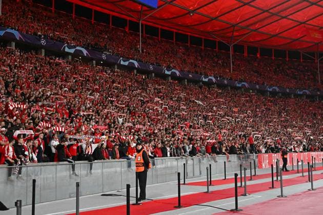 Fussball, Herren, Saison 2023 2024, UEFA Champions League (Gruppe C, 2. Spieltag), 1. FC Union Berlin - Sporting Braga, v. l. Die Fans von 1. FC Union Berlin , 03.10. 2023, Copyright: xMatthiasxKochx