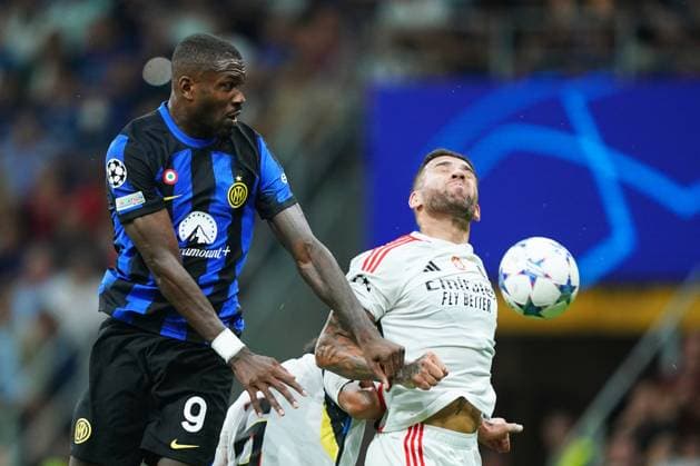 Foto Spada LaPresse 03 Ottobre 2023 - Milano , Italia - calcio - Fc Inter Vs Benfica - Champions League 2023 2024 - Stadio San Siro Nella foto: Marcus Thuram (FC Inter); otamendi (benfica) October 03 , 2023 Milan , Italy - sport, calcio - Fc Inter Vs Benfica - Champions League 2023 2024 - San Siro Stadium . In the pic : Marcus Thuram (FC Inter); otamendi (benfica)  Copyright: xSpada LaPressex