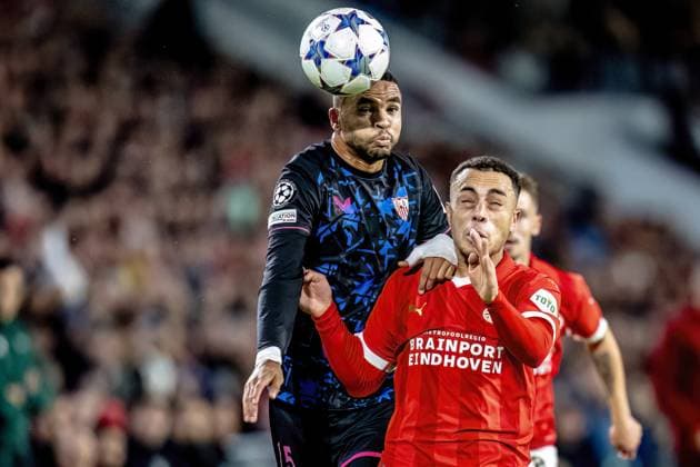 EINDHOVEN, Netherlands, 03-10-2023, SPO, Philips stadium, Champions League, season 2023 2024, Sevilla FC player Youssef En-Nesyri, PSV player Sergino Dest during the match PSV - Sevilla, Netherlands, Eindhoven on 3 oktober 2023 PSV - Sevilla x22612841x Copyright: