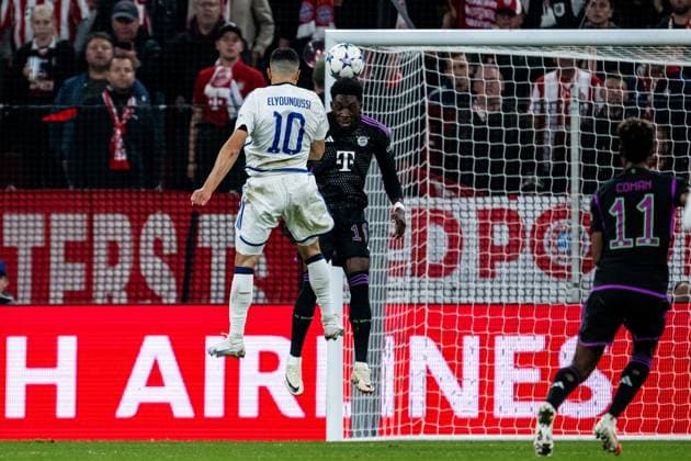 231003 Mohamed Elyounoussi of Copenhagen and Alphonso Davies of Bayern Munich during the UEFA Champions League football match between FC Copenhagen and Bayern Munich on October 3, 2023 in Köpenhamn. Photo: Petter Arvidson BILDBYRAN kod PA PA0658 fotboll football soccer fotball champions league fc copenhagen bayern münchen bbeng bayern munich fc köpenhamn Copyright: PETTERxARVIDSON BB231003PA061