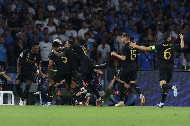 Foto Alessandro Garofalo LaPresse 03 ottobre 2023 Napoli, Italia - Calcio - Champions League 2023 2024 - Napoli Vs Real Madrid - Stadio Diego Armando Maradona. Nella foto: goal 1-2 Jude Bellingham (Real Madrid) October 03, 2023 Naples, Italy Sport - Soccer - Champions League 2023 2024 - Napoli Vs Real Madrid Diego Armando Maradona stadium. In the picture: Jude Bellingham (Real Madrid) scores 1-2  Copyright: xAlessandroxGarofalo LaPressex