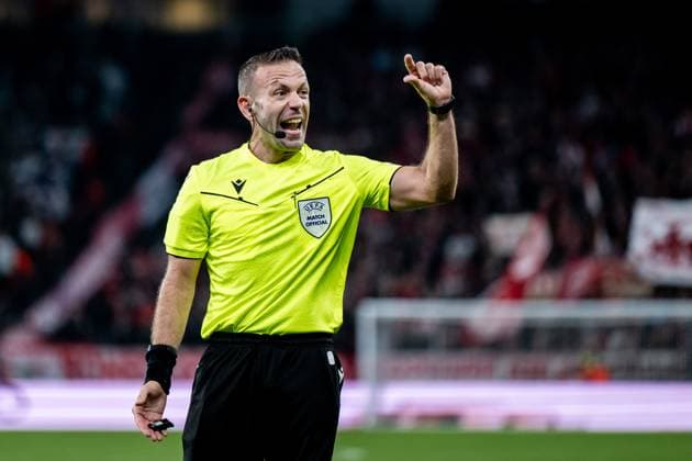 231003 Referee Orel Grinfeld during the UEFA Champions League football match between FC Copenhagen and Bayern Munich on October 3, 2023 in Köpenhamn. Photo: Petter Arvidson BILDBYRAN kod PA PA0658 fotboll football soccer fotball champions league fc copenhagen bayern münchen bbeng bayern munich fc köpenhamn Copyright: PETTERxARVIDSON BB231003PA085