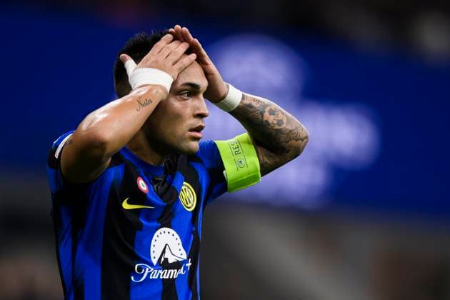 FC Internazionale v SL Benfica - UEFA Champions League Lautaro Martinez of FC Internazionale looks dejected during the UEFA Champions League football match between FC Internazionale and SL Benfica. Milan Italy Copyright: xNicolòxCampox