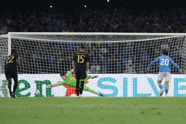 Foto Alessandro Garofalo LaPresse 03 ottobre 2023 Napoli, Italia - Calcio - Champions League 2023 2024 - Napoli Vs Real Madrid - Stadio Diego Armando Maradona. Nella foto: Piotr Zielinski (SSC Napoli) rete 2-2 October 03, 2023 Naples, Italy Sport - Soccer - Champions League 2023 2024 - Napoli Vs Real Madrid Diego Armando Maradona stadium. In the picture: Piotr Zielinski (SSC Napoli) scores goal 2-2  Copyright: xAlessandroxGarofalo LaPressex