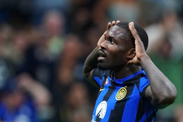 Foto Spada LaPresse 03 Ottobre 2023 - Milano , Italia - calcio - Fc Inter Vs Benfica - Champions League 2023 2024 - Stadio San Siro Nella foto: Marcus Thuram (FC Inter); esultanza dopo gol 1-0 October 03 , 2023 Milan , Italy - sport, calcio - Fc Inter Vs Benfica - Champions League 2023 2024 - San Siro Stadium . In the pic : Marcus Thuram (FC Inter); celebrates after scoring 1-0  Copyright: xSpada LaPressex