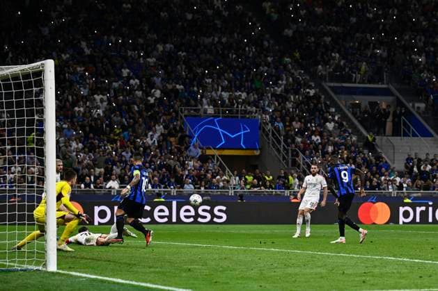 FC Internazionale v SL Benfica - UEFA Champions League Marcus Thuram of FC Internazionale scores a goal during the UEFA Champions League football match between FC Internazionale and SL Benfica. Milan Italy Copyright: xNicolòxCampox