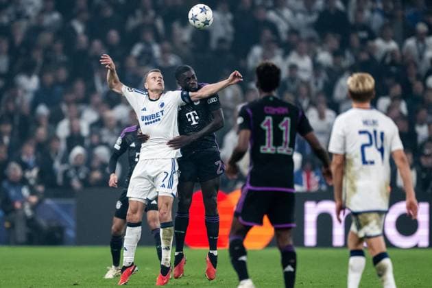 231003 Viktor Claesson of Copenhagen and Dayot Upamecano of Bayern Munich during the UEFA Champions League football match between FC Copenhagen and Bayern Munich on October 3, 2023 in Köpenhamn. Photo: Petter Arvidson BILDBYRAN kod PA PA0658 fotboll football soccer fotball champions league fc copenhagen bayern münchen bbeng bayern munich fc köpenhamn Copyright: PETTERxARVIDSON BB231003PA133