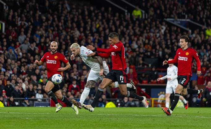 Football - UEFA Champions League - Group A - Manchester United, ManU FC v Galatasaray S.K. MANCHESTER, ENGLAND - Tuesday, October 3, 2023: Galatasaray s Mauro Icardi scores the third goal during the UEFA Champions League Group A match between Manchester United FC and Galatasaray S.K. at Old Trafford. MANCHESTER Old Trafford GREATER MANCHESTER ENGLAND  Copyright: xDavidxRawcliffex P2023-10-03-Man_Utd_Galatasaray-72