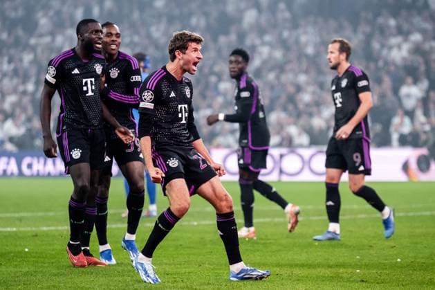 231003 Thomas Muller of Bayern Munich celebrates after 1-2 by Mathys Tel (not pictured) during the UEFA Champions League football match between FC Copenhagen and Bayern Munich on October 3, 2023 in Köpenhamn. Photo: Petter Arvidson BILDBYRAN kod PA PA0658 fotboll football soccer fotball champions league fc copenhagen bayern münchen bbeng bayern munich fc köpenhamn jubel Copyright: PETTERxARVIDSON BB231003PA143