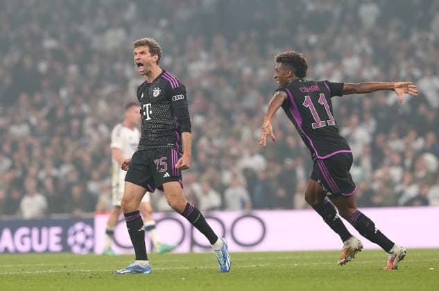 03.10.2023, Fussball UEFA Champions League 2023 2024, Gruppenphase, 2.Spieltag, FC Kopenhagen - FC Bayern München, im Parken-Stadion Kopenhagen. Jubel (L-R) Thomas Müller (Bayern München) und Kingsley Coman (Bayern München) zum Tor zum 1:2