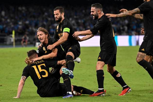 Federico Valverde of Real Madrid CF celebrates with temmates after scoring the goal of 2-3 during the Champions League Group C football match between SSC Napoli and Real Madrid FC at Diego Armando Maradona stadium in Naples (Italy), October 3rd, 2023. AndreaxStaccioli