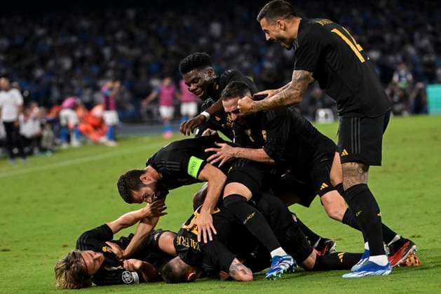 Federico Valverde of Real Madrid CF celebrates with temmates after scoring the goal of 2-3 during the Champions League Group C football match between SSC Napoli and Real Madrid FC at Diego Armando Maradona stadium in Naples (Italy), October 3rd, 2023. AndreaxStaccioli