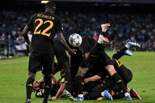 Federico Valverde of Real Madrid CF celebrates with temmates after scoring the goal of 2-3 during the Champions League Group C football match between SSC Napoli and Real Madrid FC at Diego Armando Maradona stadium in Naples (Italy), October 3rd, 2023. AndreaxStaccioli