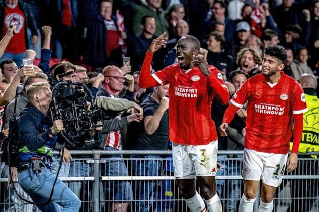 EINDHOVEN, Netherlands, 03-10-2023, SPO, Philips stadium, Champions League, season 2023 2024, PSV player Jordan Teze scores the 2-2 during the match PSV - Sevilla, Netherlands, Eindhoven on 3 oktober 2023 PSV - Sevilla  x22614300x Copyright:
