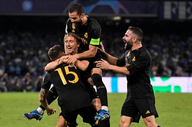 Federico Valverde of Real Madrid CF celebrates with temmates after scoring the goal of 2-3 during the Champions League Group C football match between SSC Napoli and Real Madrid FC at Diego Armando Maradona stadium in Naples (Italy), October 3rd, 2023. AndreaxStaccioli