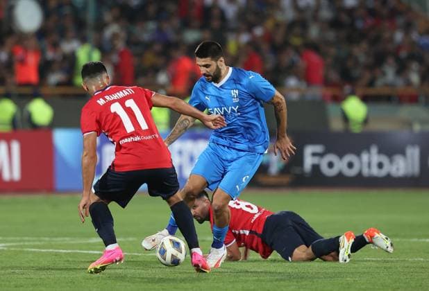 IRAN, Tehran - 02 OCTOBER 2023 : Aleksandar Mitrovic of Al Hilal during the Asia AFC Champions League round 2 group D match between Nassaji Mazandaran and Al Hilal at Azadi Stadium . Tehran. Iran. Mmrhosseini for SFSI Limited Nassaji Mazandaran v Al Hilal, AFC Champions League Copyright: xMmrhosseinixforxSFSIxLimitedx