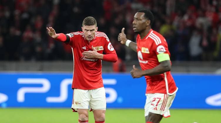 Robin Gosens zeigend, gestikulierend, Sheraldo Becker Fußball Fussball UEFA Champions League UCL Herren 2.Spieltag Saison 2023 2024 03.10.2023 1.FC Union Berlin FCU vs SC Braga Olympiastadion DFL regulations prohibit any use of photographs as image sequences and or quasi-video