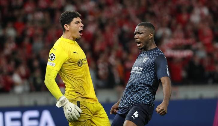 Torwart Matheus jubelt nach Spielende mit Sikou Niakate Freude Emotion Jubel Fußball Fussball UEFA Champions League UCL Herren 2.Spieltag Saison 2023 2024 03.10.2023 1.FC Union Berlin FCU vs SC Braga Olympiastadion DFL regulations prohibit any use of photographs as image sequences and or quasi-video