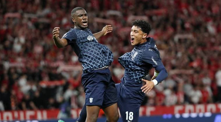 Sport Bilder des Tages Sikou Niakate jubelt nach Spielende mit Vitor Carvalho Freude Emotion Jubel Fußball Fussball UEFA Champions League UCL Herren 2.Spieltag Saison 2023 2024 03.10.2023 1.FC Union Berlin FCU vs SC Braga Olympiastadion DFL regulations prohibit any use of photographs as image sequences and or quasi-video