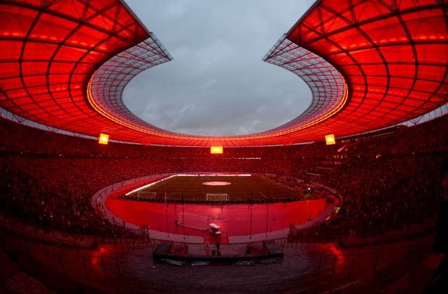 Fussball, Herren, Saison 2023 2024, UEFA Champions League (Gruppe C, 2. Spieltag), 1. FC Union Berlin - Sporting Braga (2:3), rot erleuchtetes Olympiastadion, 03.10. 2023, Copyright: xMatthiasxKochx