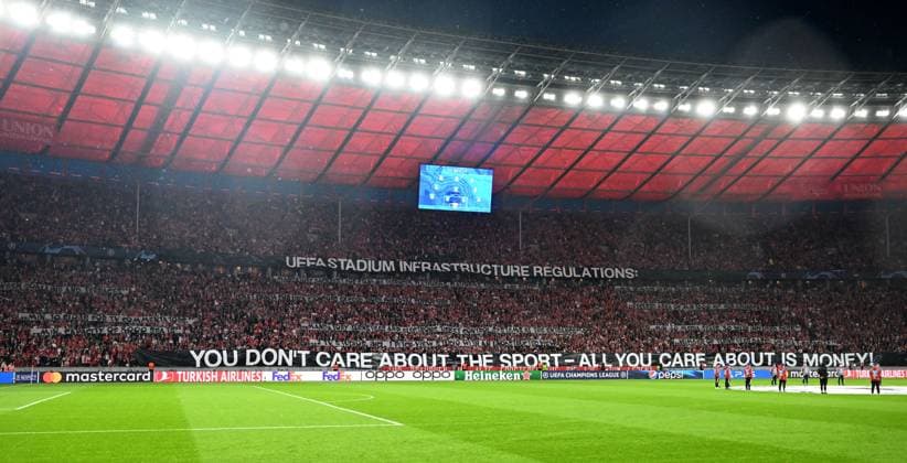 Fussball, Herren, Saison 2023 2024, UEFA Champions League (Gruppe C, 2. Spieltag), 1. FC Union Berlin - Sporting Braga (2:3), Fans von Union protestieren gegen die UEFA und ihre Vorgaben für die Infrastruktur für die Champions League, 03.10. 2023, Copyright: xMatthiasxKochx