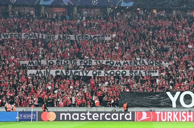 Fussball, Herren, Saison 2023 2024, UEFA Champions League (Gruppe C, 2. Spieltag), 1. FC Union Berlin - Sporting Braga (2:3), Fans von Union protestieren gegen die UEFA und ihre Vorgaben für die Infrastruktur für die Champions League, 03.10. 2023, Copyright: xMatthiasxKochx