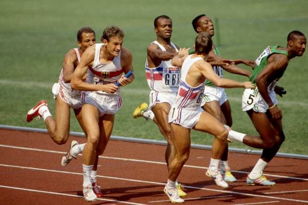 4x400 m-Staffel der Maenner, Bundesrepublik Deutschland; Relay, Staffeluebergabe von Edgar ITT (links) auf Joerg VAIHINGER (Jörg) Aktion, BRD; 3. Platz, Bronze, Bronzemedaille, Spiele der XXIV. Olympiade Olympische Spiele Sommerspiele 1988 in Seoul Suedkorea, vom 17.09. bis 02.10.1988 Ã‚Â *** 4x400 m relay of the men, Federal Republic of Germany Relay, relay handover from Edgar ITT left to Joerg VAIHINGER Joerg action, FRG 3 place, bronze, bronze medal, Games of the XXIV Olympiad Olympic Games Summer Games 1988 in Seoul South Korea, from 17 09 to 02 10 1988 ÃÂ