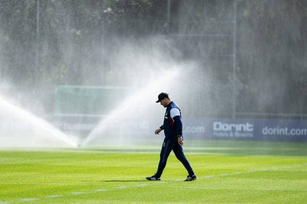 Sport Bilder des Tages Training 1. FC Koeln; 04.10.2023 Steffen Baumgart (1.FC Koeln, Cheftrainer) beim Training Training 1. FC Koeln; 04.10.2023 Copyright: xBEAUTIFULxSPORTS Buriakovx