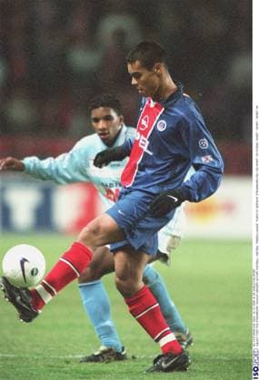 FOOT PSG STRASBOURG FOOT PSG STRASBOURG PAISLEY GREGORY ACTION FOOTBALL VOETBAL FRENCH LEAGUE PARIS ST GERMAIN STRASBOURG PSG ISO !IM 334596 SPORT SPORT SPORT SP PARIS FRANCE FRANCE FRANKRIJK  Copyright: xDExWAELE ISOxSPORTx 15343