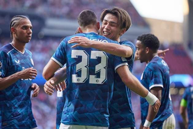 Spain, Madrid, 04.10.2023, Civitas Metropolitano Stadium, Atletico de Madrid v Feyenoord Rotterdam - UEFA Champions League match 1st round day 2, David Hancko (Feyenoord Rotterdam) celebrates after scoring his team˜s second goal with team mates Madrid Civitas Metropolitano Stadium Spain