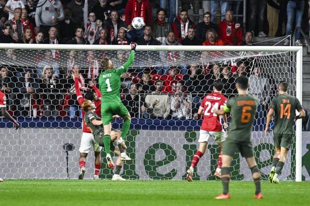 Antwerp s goalkeeper Jean Butez pictured in action during a soccer game between Belgian soccer team Royal Antwerp FC and Ukrainian club Shakhtar Donetsk, on Wednesday 04 October 2023 in Antwerp, on day two of the Champions League group stage, in the group H. TOM GOYVAERTS TomxGoyvaerts  x76287284x
