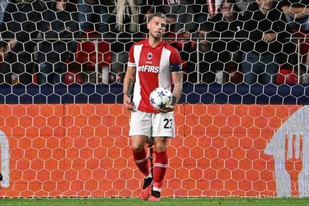 231004 Royal Antwerp FC vc FK Shakhtar Donetsk Toby Alderweireld of Antwerp looks dejected after Shakhtar Donetsk scored the 2-3 goal during a football game between Royal Antwerp FC and FK Shakhtar Donetsk on day 2 in Group H of the UEFA Champions League season 2023-2024 competition on October 4, 2023 in Antwerp, Belgium. (Photo by Maarten Straetemans Isosport) ANTWERP BELGIUM  Copyright: xx 408802