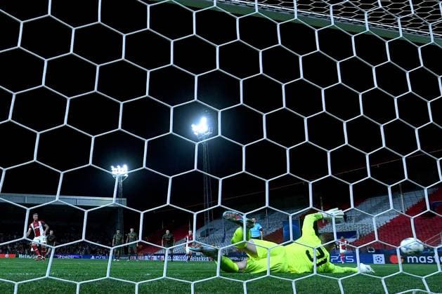 Royal Antwerp FC v FC Shakhtar Donetsk - UEFA Champions League DEURNE, BELGIUM - OCTOBER 04 : Dmytro Riznyk goalkeeper of Shakhtar Donetsk saves a penalty from Alderweireld Toby defender of Antwerp FC during the UEFA Champions League group H match between Royal Antwerp FC and FC Shakhtar Donetsk on October 4, 2023 in Deurne, Belgium, 04 10 2023 Deurne Belgium  Copyright: xPeterxDexVoechtx