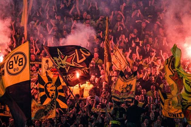 DORTMUND - Borussia Dortmund fans during the UEFA Champions League match between Borussia Dortmund and AC Milan at Signal Iduna Park on October 4, 2023 in Dortmund, Germany. ANP Hollandse Hoogte UEFA Champions League 2023 24 2023 2024 xVIxANPxSportx xGerritxvanxKeulenxIVx 480238770 originalFilename: 480238770.jpg