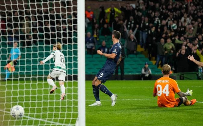 EDITORIAL USE ONLY No use with unauthorised audio, video, data, fixture lists, club league logos or live services. Online in-match use limited to 120 images, no video emulation. No use in betting, games or single club league player publications. Celtic v Lazio, UEFA Champions League, Group E, Football, Celtic Park, Glasgow, UK - 04 Oct 2023 EDITORIAL USE ONLY No use with unauthorised audio, video, data, fixture lists, club league logos or live services. Online in-match use limited to 120 images, no video emulation. No use in betting, games or single club league player publications. Copyright: xStuartxWallace Shutterstockx 14134539f
