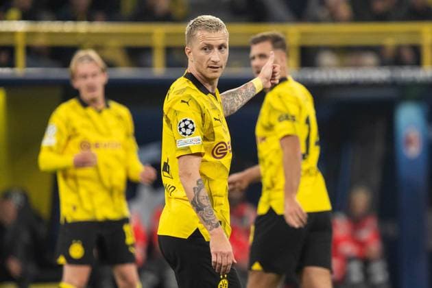 GER, Champions League BV Borussia Dortmund vs AC Mailand Milan 04.10.2023, Signal Iduna Park, Dortmund, GER, Champions League BV Borussia Dortmund vs AC Mailand Milan Im Bild: Marco Reus (BV Borussia Dortmund, 11) zeigt Daumen hoch