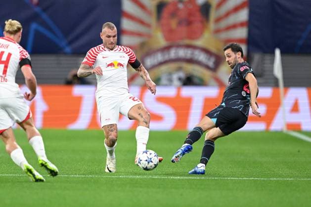 04.10.2023, Fussball, Champions League, 2. Spieltag, Saison 2023 2024, RB Leipzig - Manchester City, David Raum (RB Leipzig), Bernardo Silva (Manchester City) xRHR-FOTO TKx Copyright: RHR-FOTOx RHR-FOTO TK