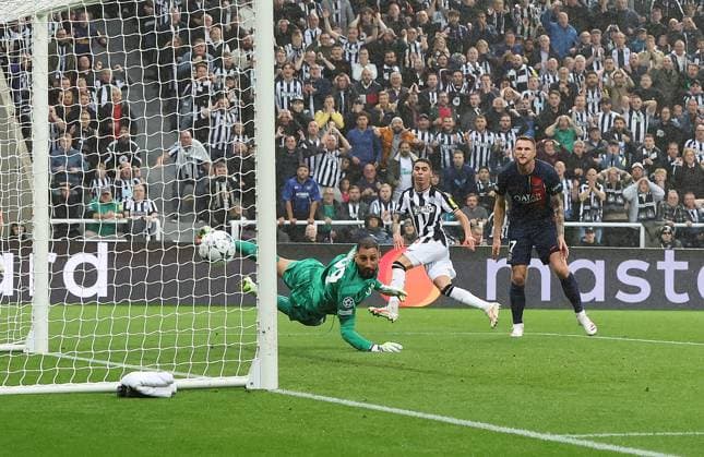 Newcastle Upon Tyne, England, 4th October 2023. Miguel Almiron of Newcastle United shoots to score during the UEFA Champions League match at St. James Park, Newcastle Upon Tyne. Picture credit should read: Nigel Roddis Sportimage EDITORIAL USE ONLY. No use with unauthorised audio, video, data, fixture lists, club league logos or live services. Online in-match use limited to 120 images, no video emulation. No use in betting, games or single club league player publications. SPI-2627-0018