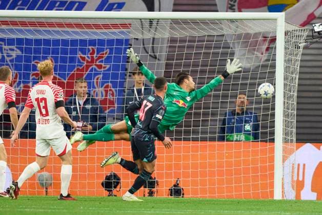 Phil Foden, MANCITY 47 scores, shoots goal , Tor, Treffer, Torschuss, 0-1 in the group G stage match RB LEIPZIG - MANCHESTER CITY of football UEFA Champions League in season 2023 2024 in Leipzig, Oct 4, 2023. Gruppenphase, , RBL, Red Bull