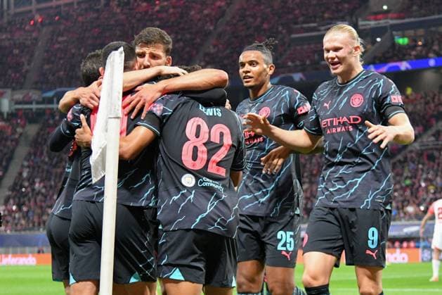 Mannschaft von Manchester City bejubelt das 0:1, Erling Haaland (Manchester City) re. RB Leipzig vs. Manchester City, Fussball, Champions League, Vorrunde, 2. Spieltag, Saison 2023 2024, 04.10.2023 RB Leipzig vs. Manchester City, Fussball, Champions League, Vorrunde, 2. Spieltag, Saison 2023 2024, 04.10.2023 Leipzig Copyright: xEibner-Pressefoto BertxHarzerx EP_BHR
