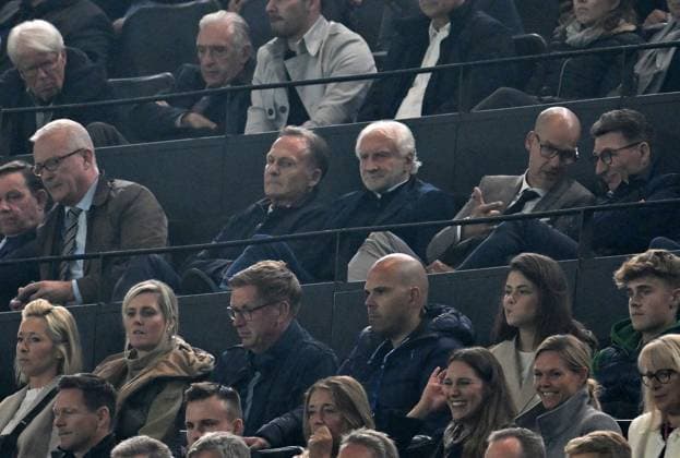 Rudi Völler (DFB Sportdirektor), re., mit Geschaeftsführer Hans Joachim Watzke (Borussia Dortmund) 04.10.2023, Fussball Champions League, Saison 2023 2024, Vorrunde, 2. Spieltag, Borussia Dortmund - AC Mailand Dortmund Signal Iduna Park Nordrhein Westfalen Deutschland