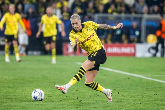 Dortmund, Signal-Iduna-Park, 04.10.23: Marco Reus of Dortmund kicks the ball during the championsleague match between Borussia Dortmund vs. AC Mailand.