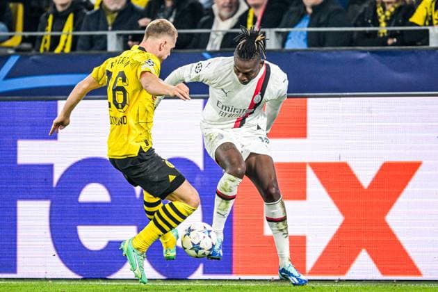 DORTMUND - (l-r) Julian Ryerson of Borussia Dortmund, Rafael Leao of AC Milan during the UEFA Champions League match between Borussia Dortmund and AC Milan at Signal Iduna Park on October 4, 2023 in Dortmund, Germany. ANP Hollandse Hoogte UEFA Champions League 2023 24 2023 2024 xVIxANPxSportx xGerritxvanxKeulenxIVx 480245097 originalFilename: 480245097.jpg