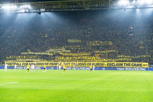 UEFA Champions League, Borussia Dortmund - AC Mailand, 04.10.2023 Die Dortmunder Fans mit einigen Bannern., UEFA Champions League, Borussia Dortmund - AC Mailand, 2. Gruppenspiel, am 4.10.2023, Signal Iduna Park, Dortmund UEFA regulations prohibit any use of photographs as image sequences and or quasi-video Copyright: xBEAUTIFULxSPORTS Meuselx